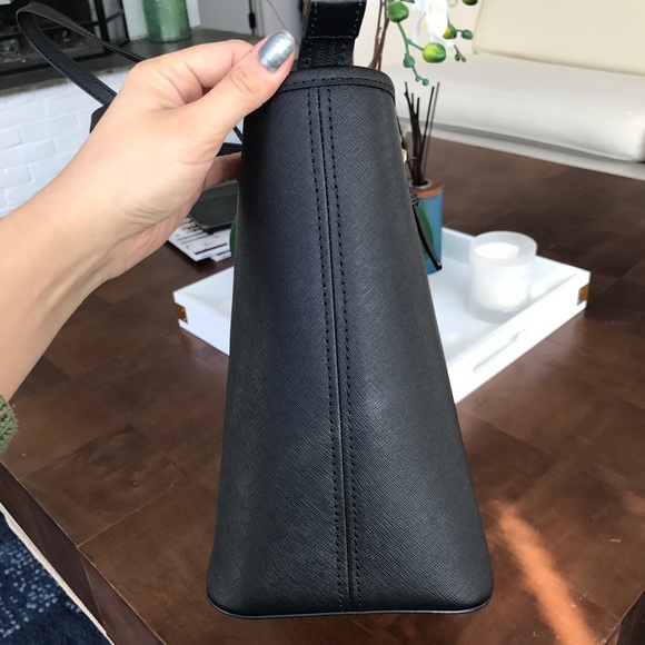 LAST ONE ❗️MICHAEL KORS Travel Black Leather Bag - Picture 6 of 8